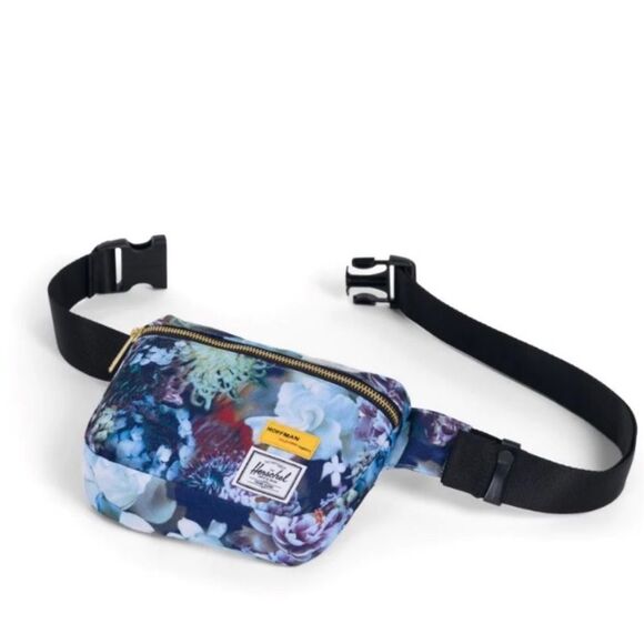 Herschel Supply Co - Fifteen Hip Pack, Winter Floral Hoffman Collection - Picture 2 of 14